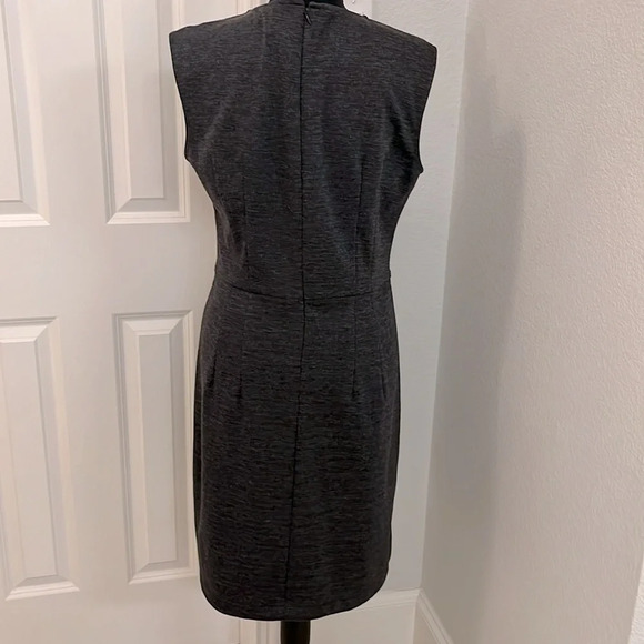 Sharagano Dark Gray Stretch Knit Career Office Knee Dress Sheath Sleeveless Sz 8 - Picture 4 of 8